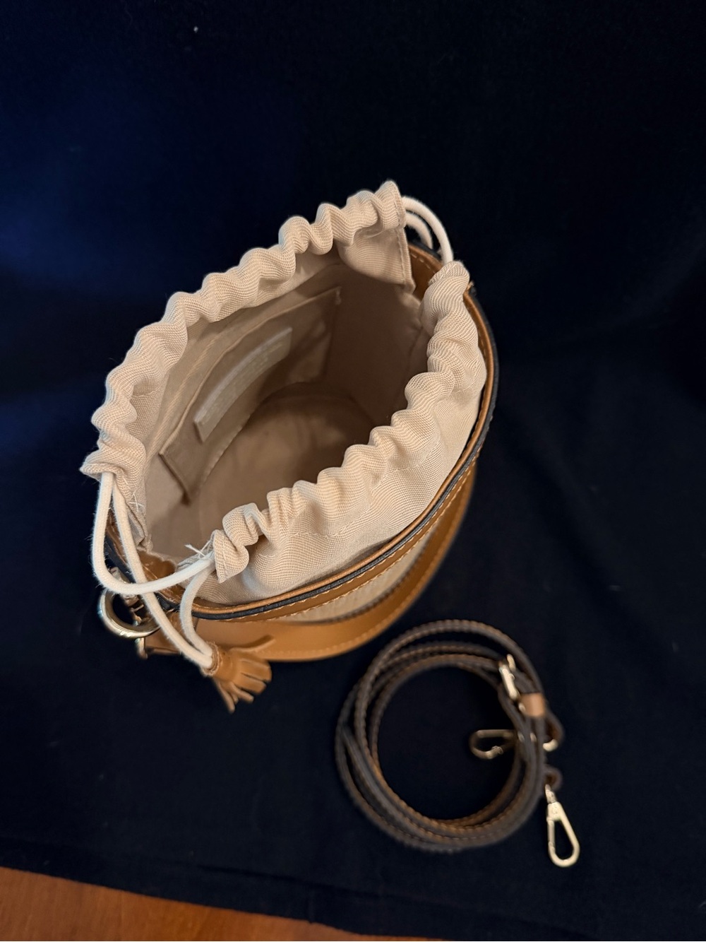 Tan Straw and Italian Leather Bucket Bag with Drawstring Closure - Picture 2 of 4